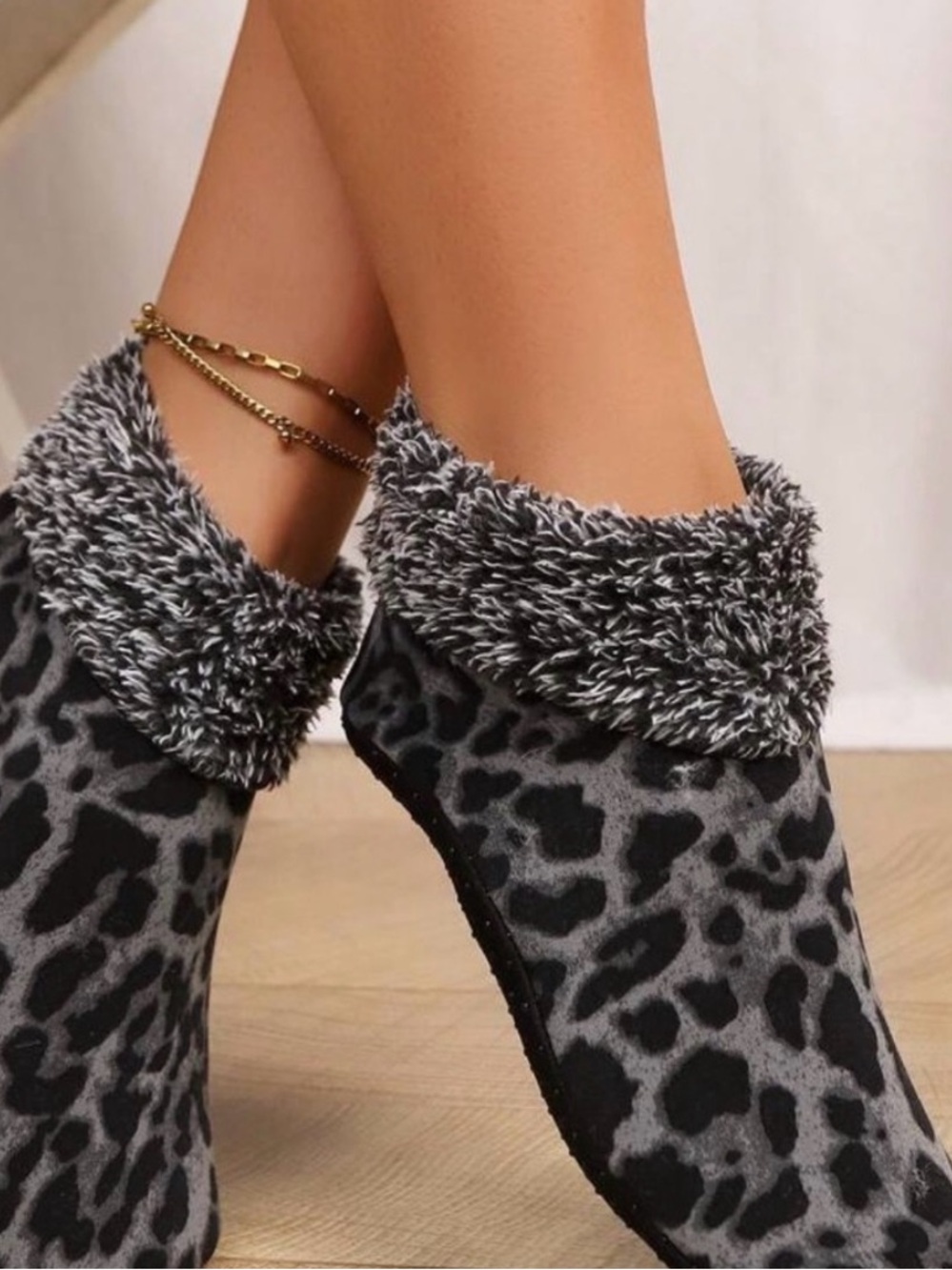 Leopard Print Fuzzy Ankle Slippers - Gray